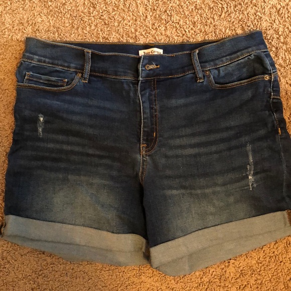 Juicy Couture Pants - Never worn juicy shorts!